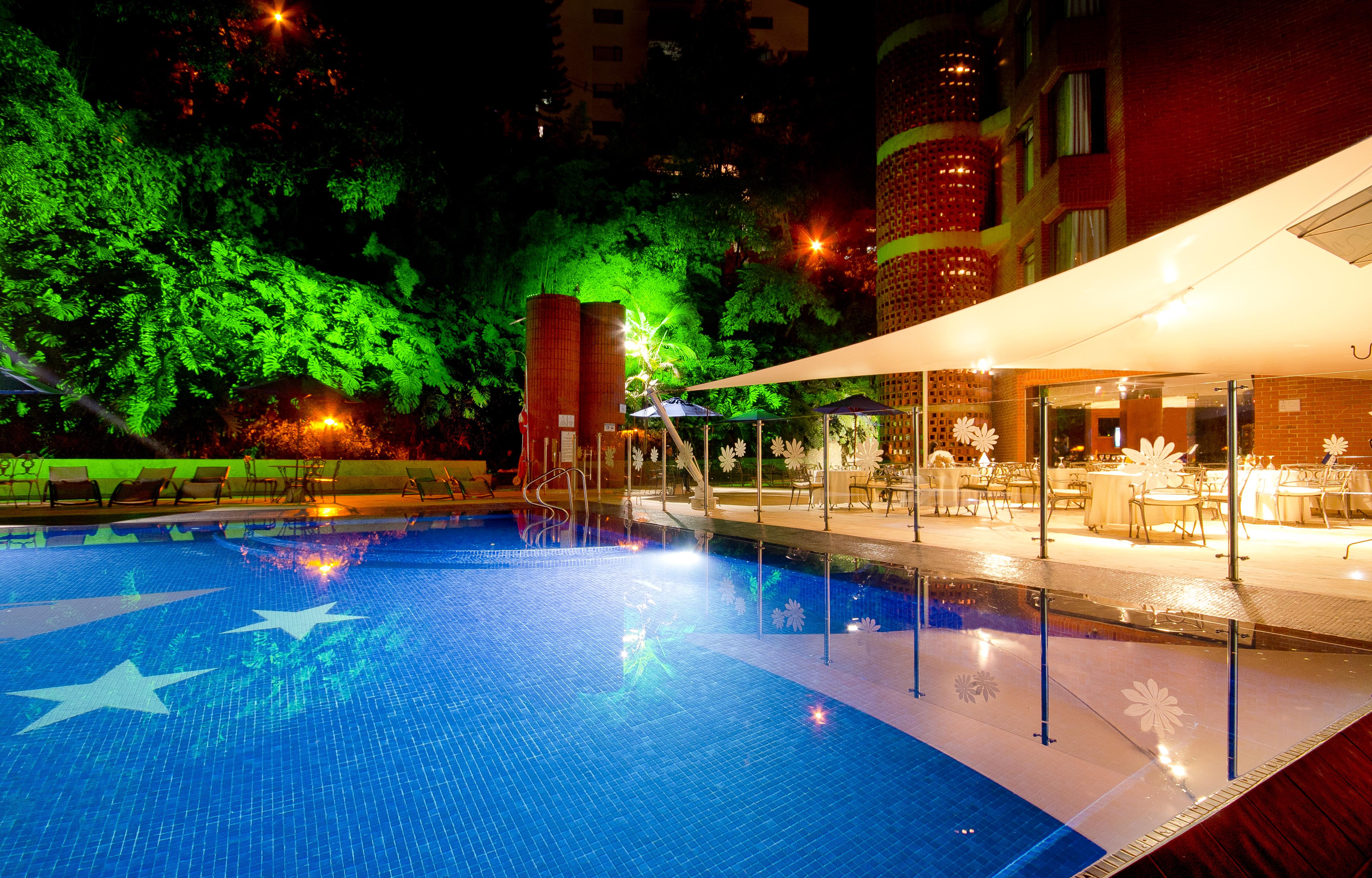 Hotel Dann Carlton Belfort Medellin Exterior photo Swimming pool