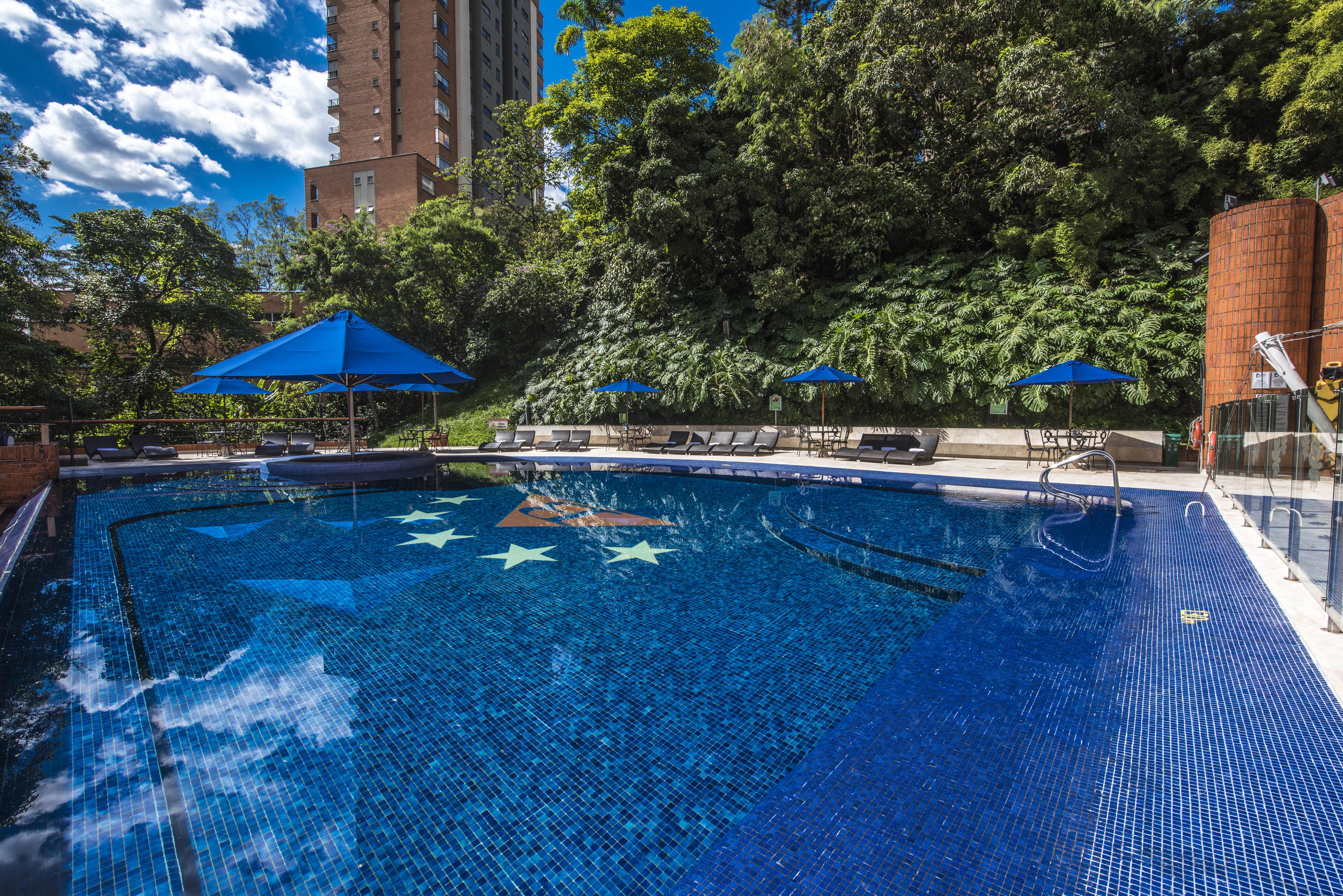 Hotel Dann Carlton Belfort Medellin Exterior photo Swimming pool