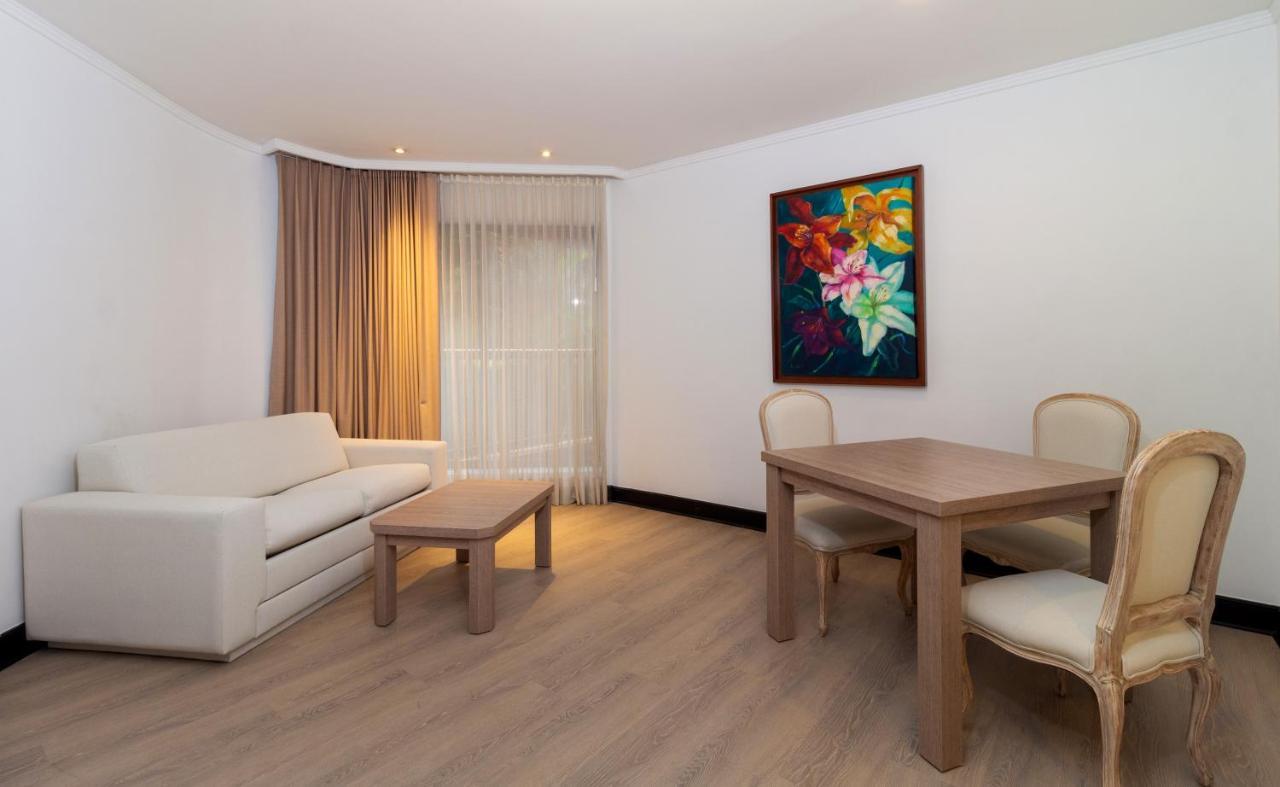 Hotel Dann Carlton Belfort Medellin Exterior photo A living room