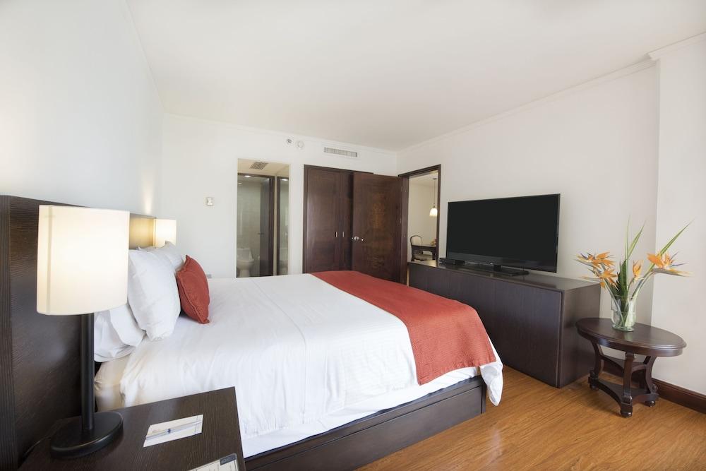 Hotel Dann Carlton Belfort Medellin Exterior photo A bedroom at the hotel