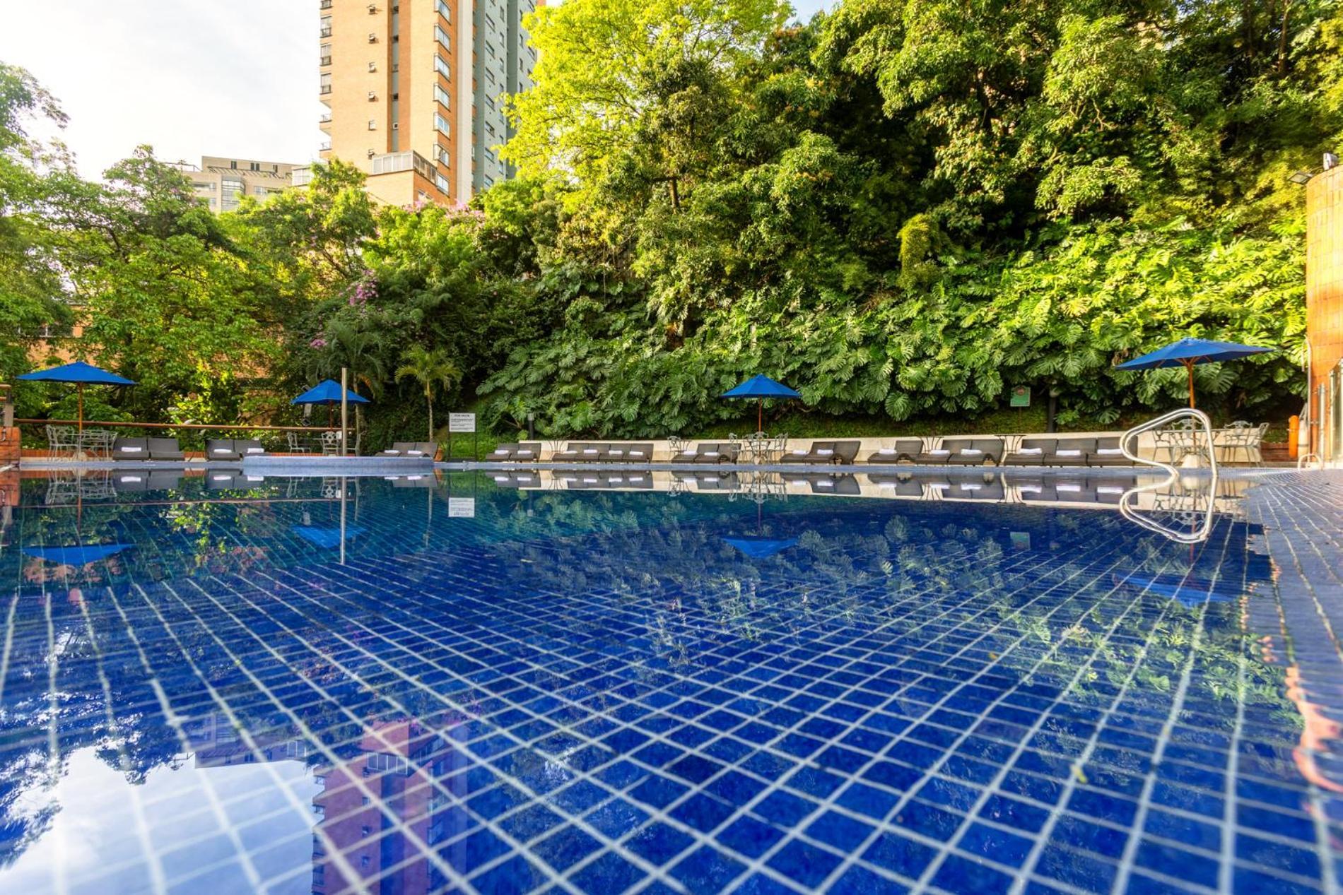 Hotel Dann Carlton Belfort Medellin Exterior photo Swimming pool